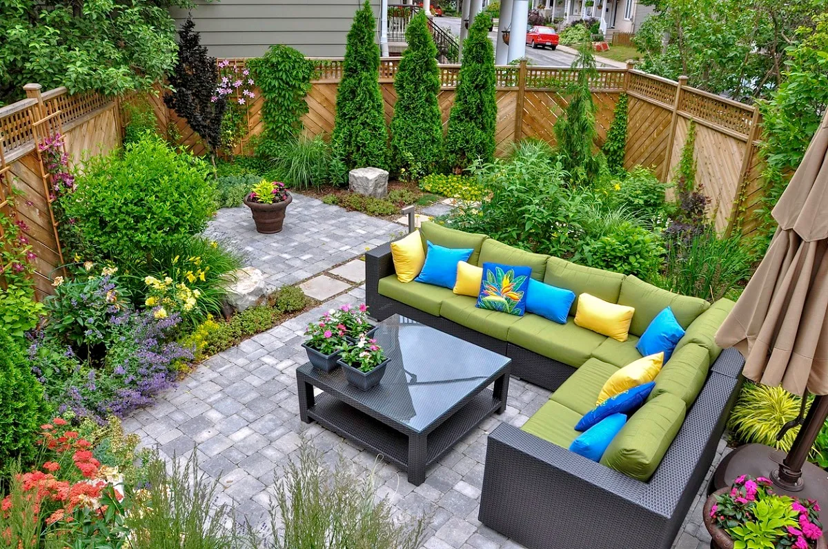 urban backyard garden